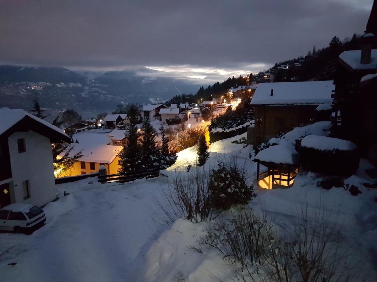 Mollens Chalet Apartment Crans-Montana Exterior photo